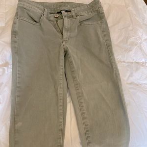 American Eagle size 6 Reg jeans
